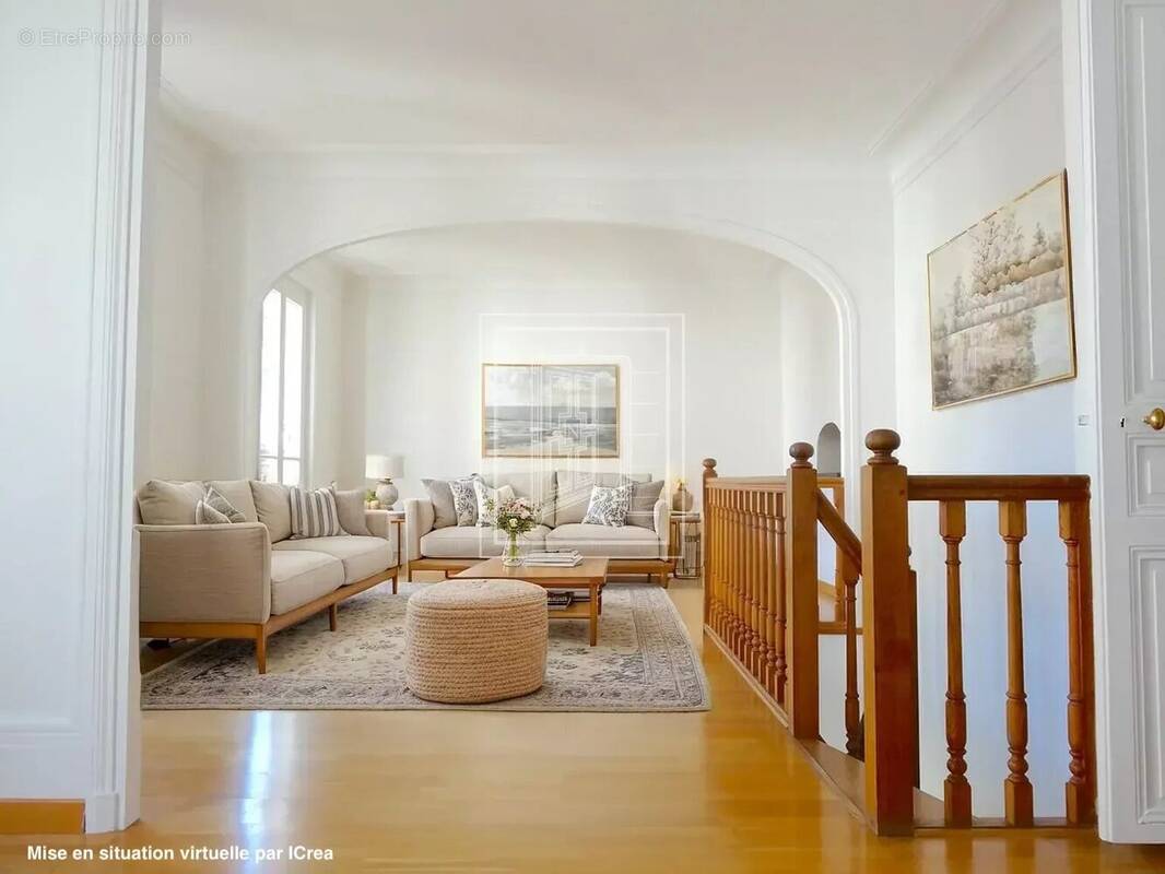 Appartement à PARIS-16E