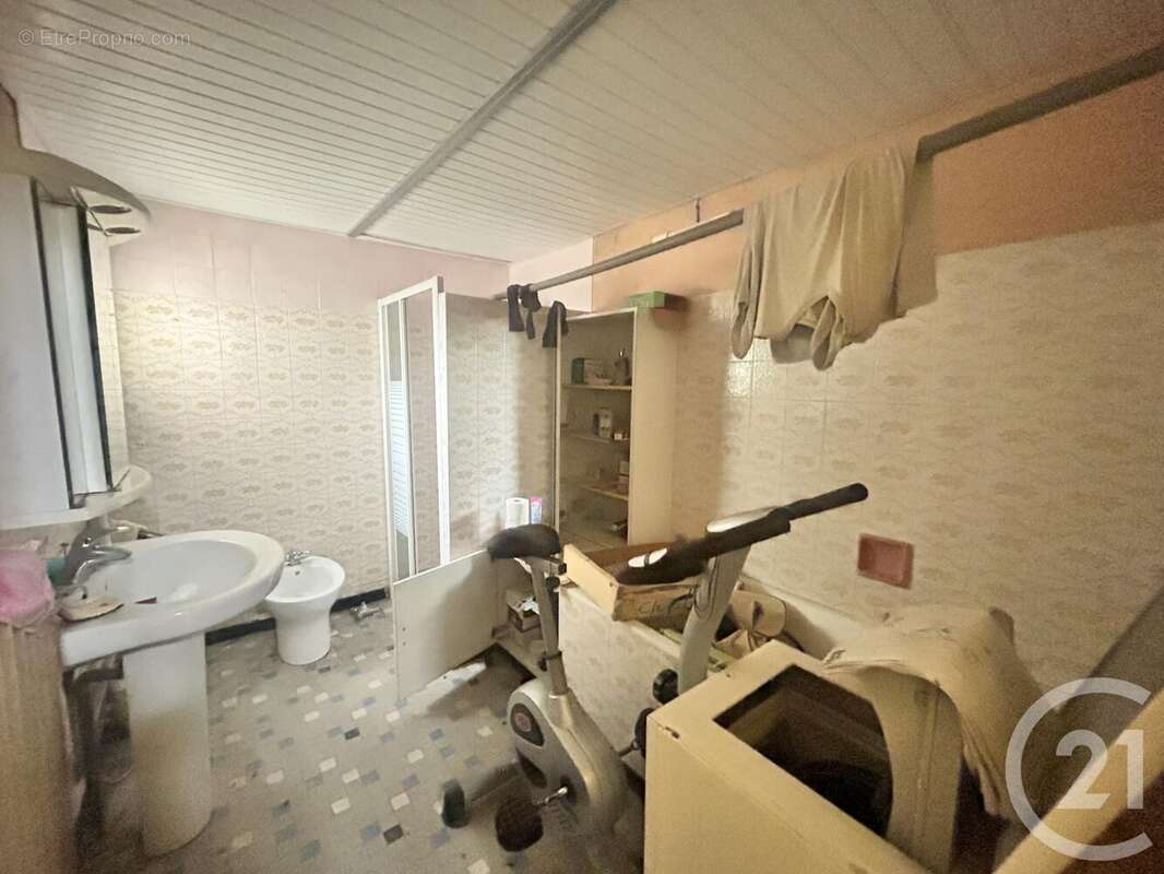 Maison à LES EGLISOTTES-ET-CHALAURES