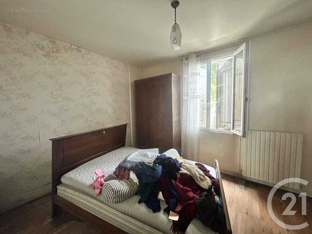 Maison à LES EGLISOTTES-ET-CHALAURES