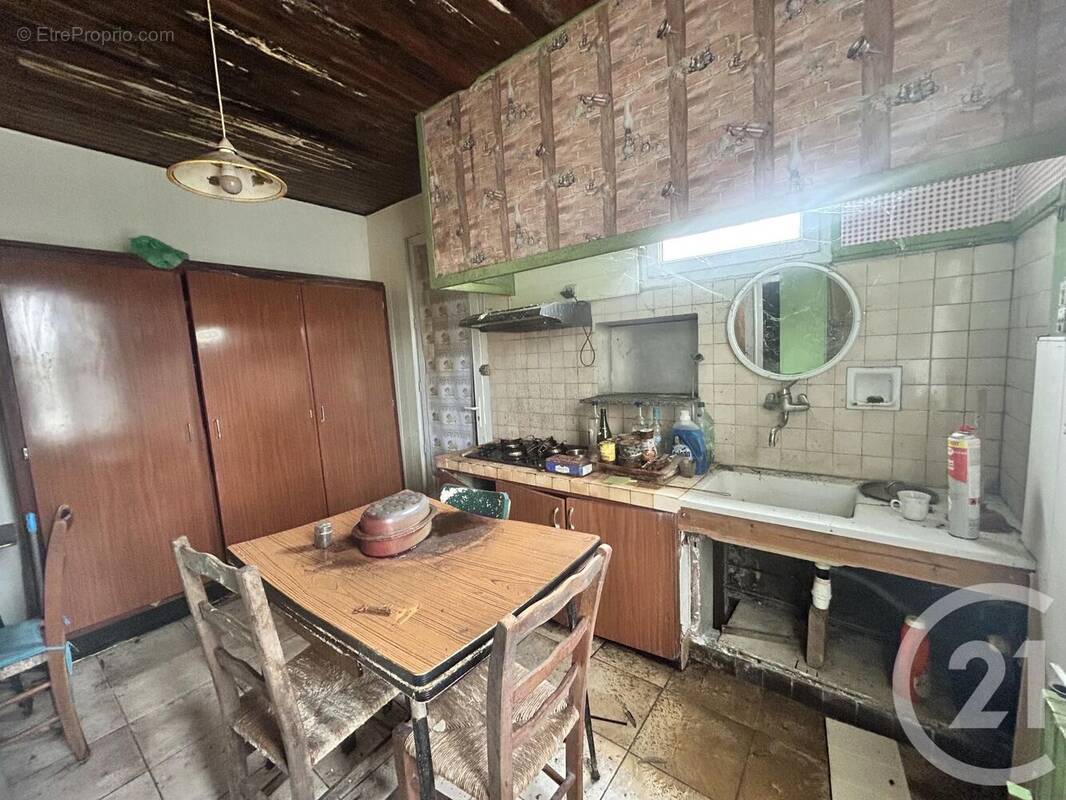 Maison à LES EGLISOTTES-ET-CHALAURES