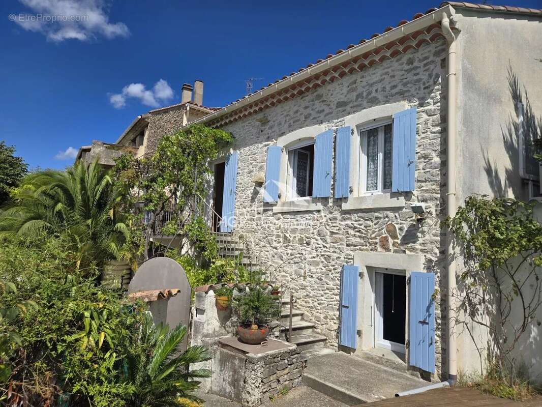 Maison à SAINT-JULIEN-LES-ROSIERS