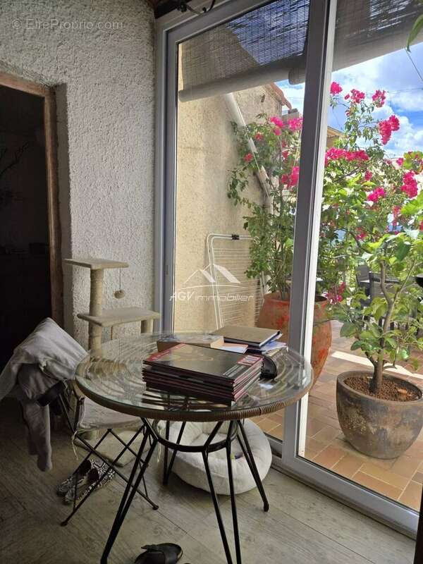 Maison à SAINT-JULIEN-LES-ROSIERS