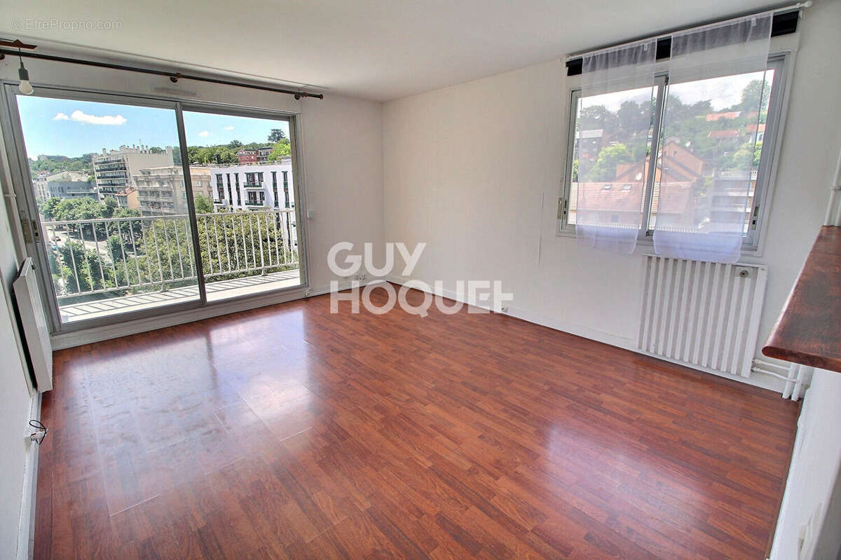 Appartement à CHAVILLE