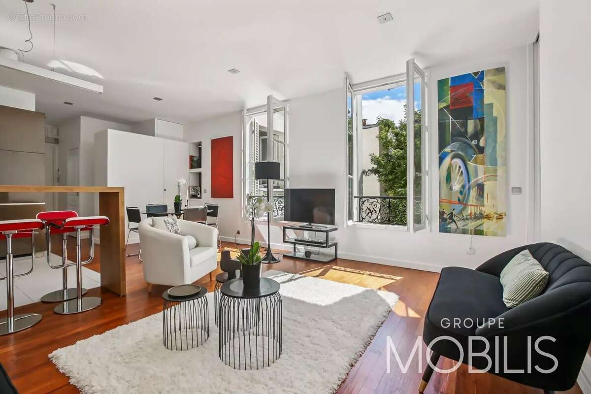 Appartement à PARIS-16E