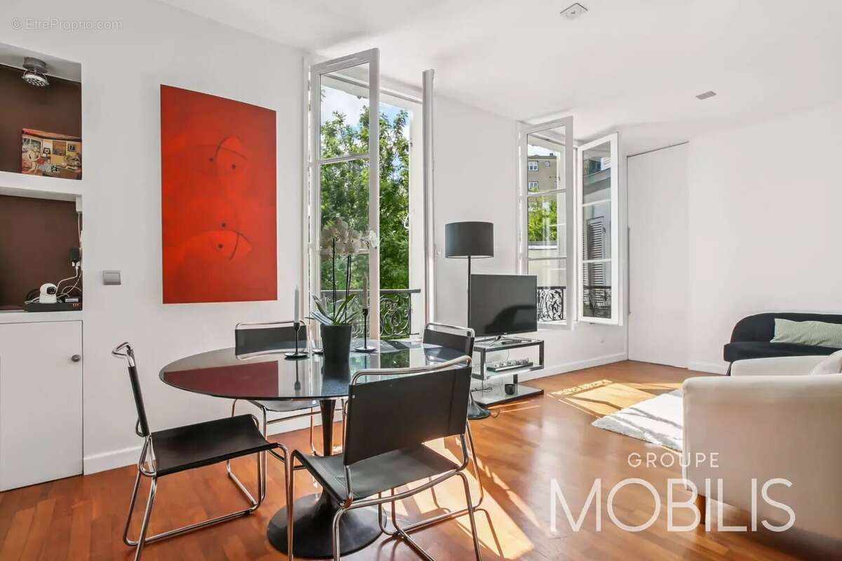 Appartement à PARIS-16E