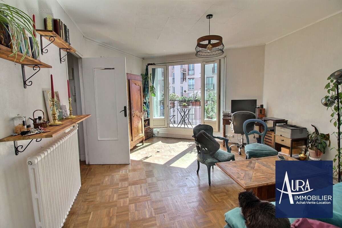 0_0002_3 - Appartement à LES LILAS