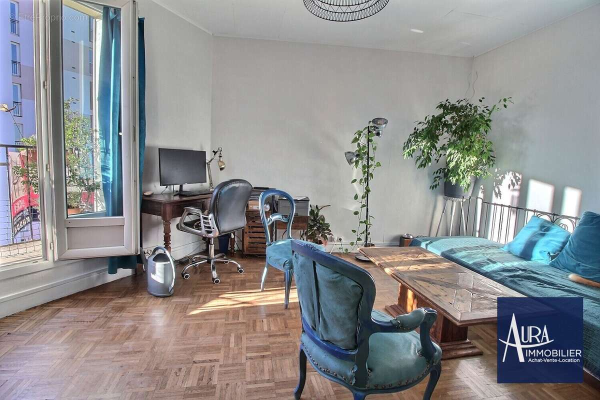 0_0004_2 - Appartement à LES LILAS