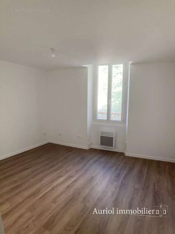 Appartement à AURIOL