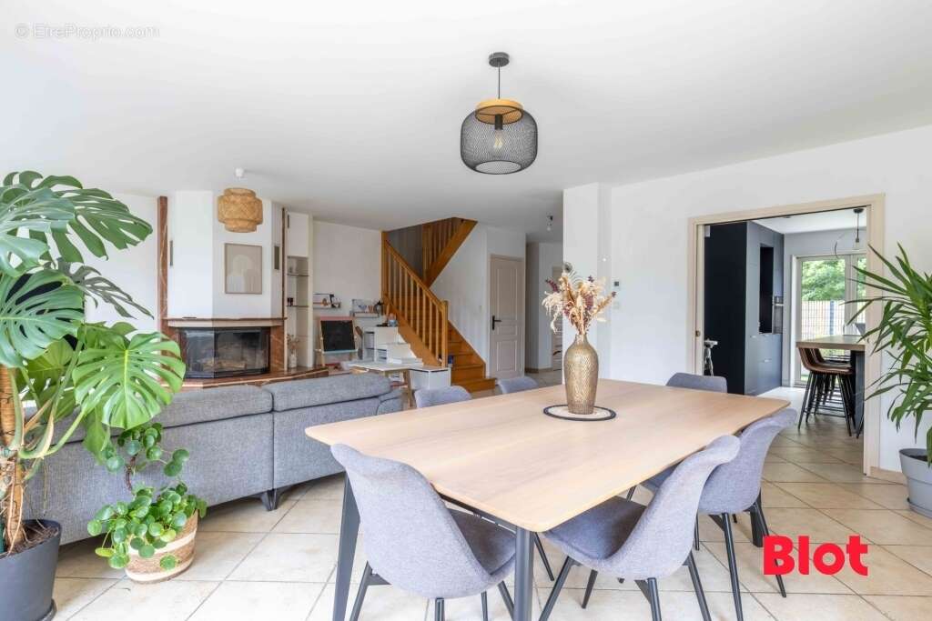 Maison à CHARTRES-DE-BRETAGNE