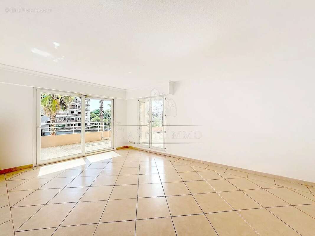 Appartement à MANDELIEU-LA-NAPOULE