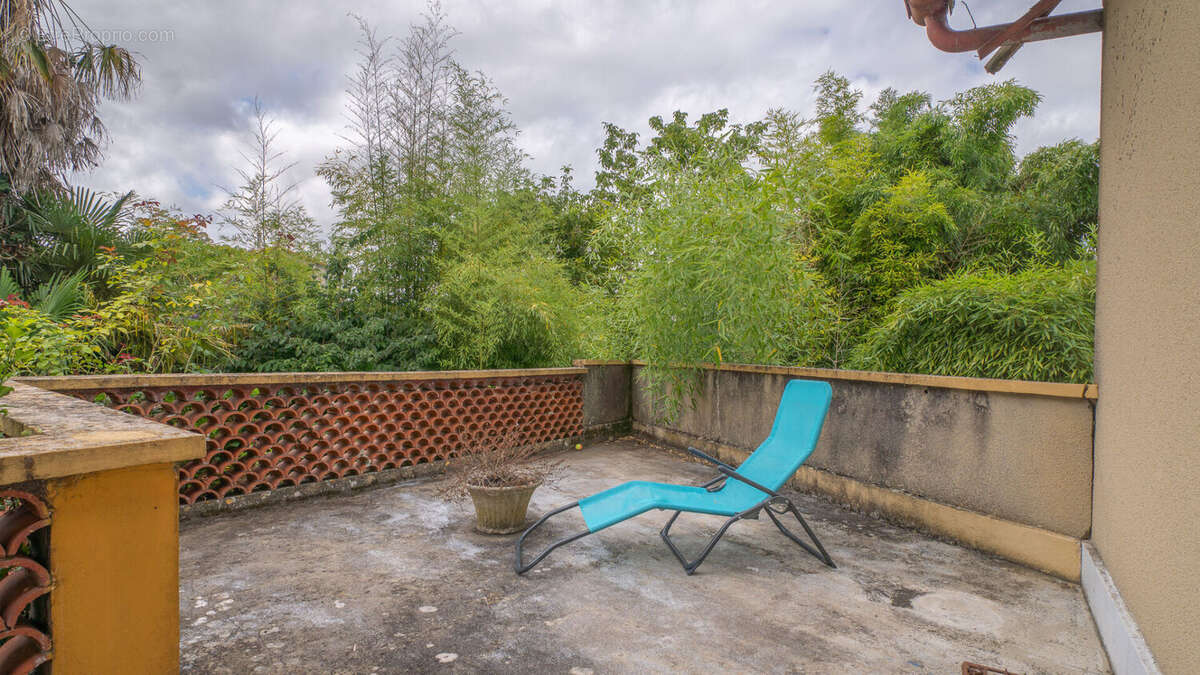 Maison à MONCRABEAU