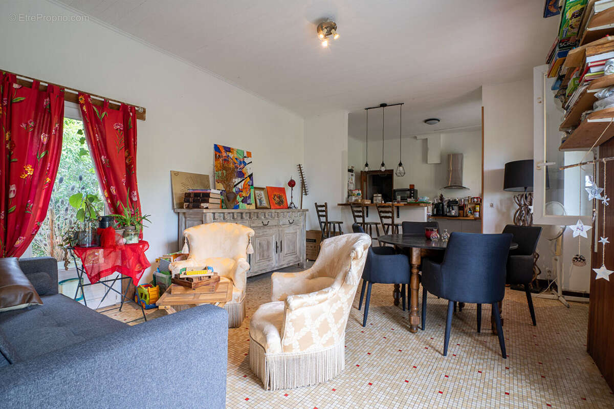 Maison à MONCRABEAU