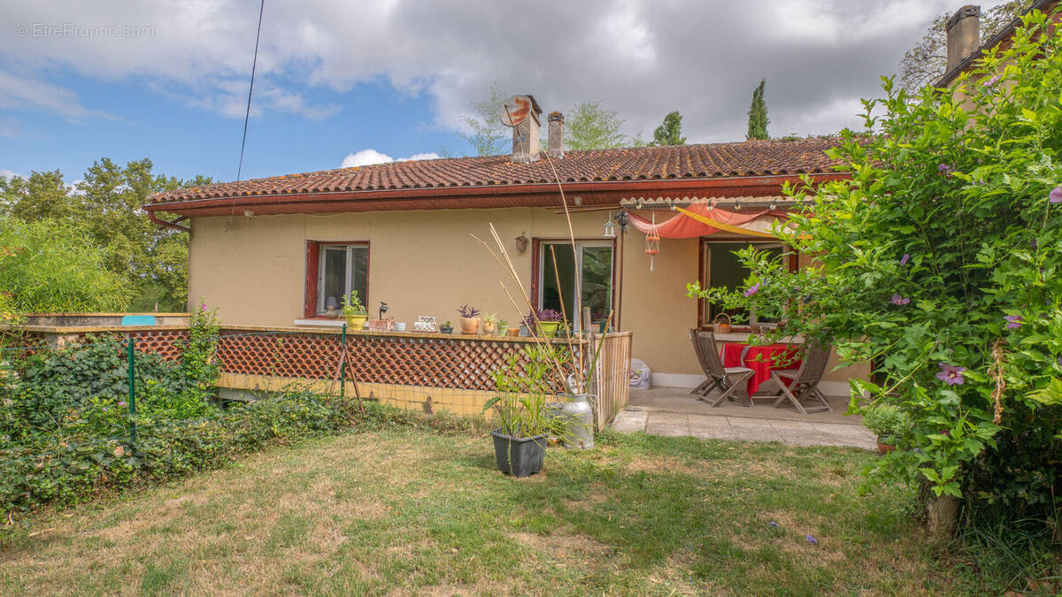 Maison à MONCRABEAU