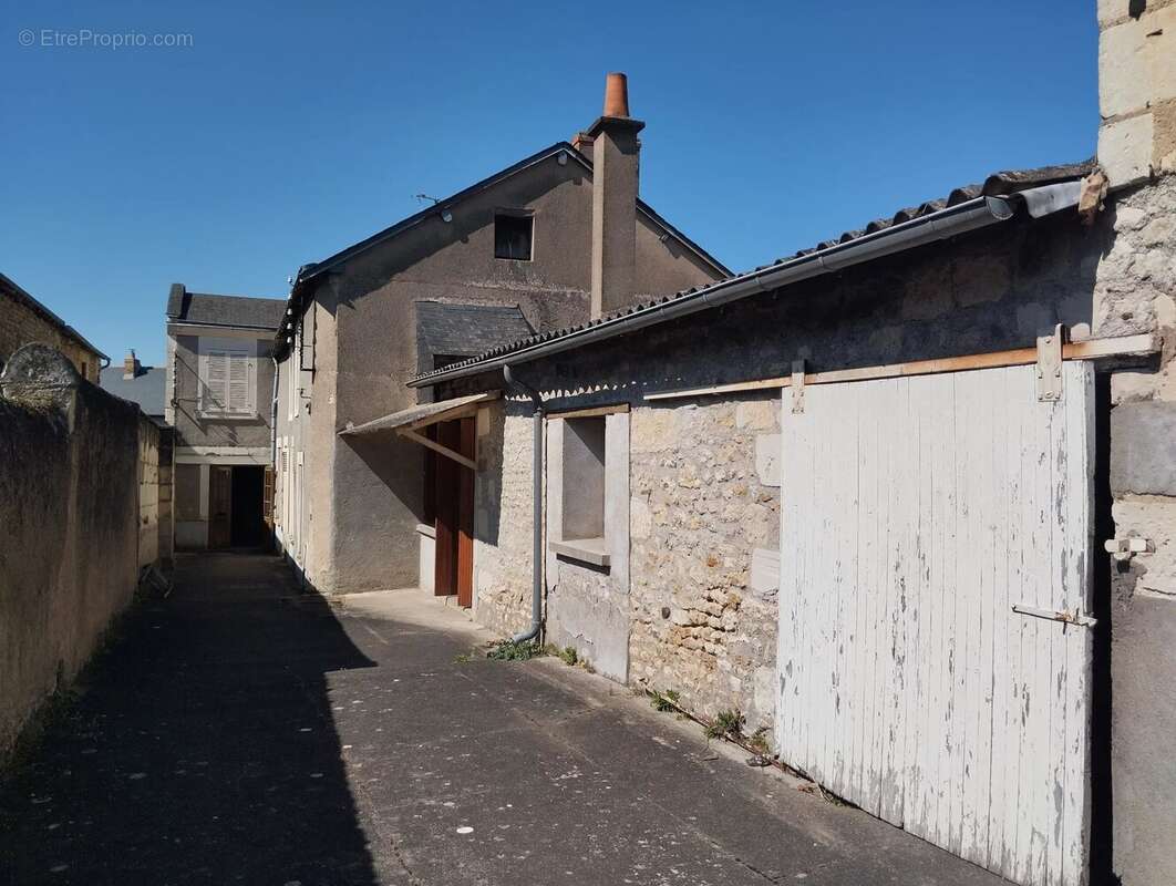 Maison à MONTREUIL-BELLAY