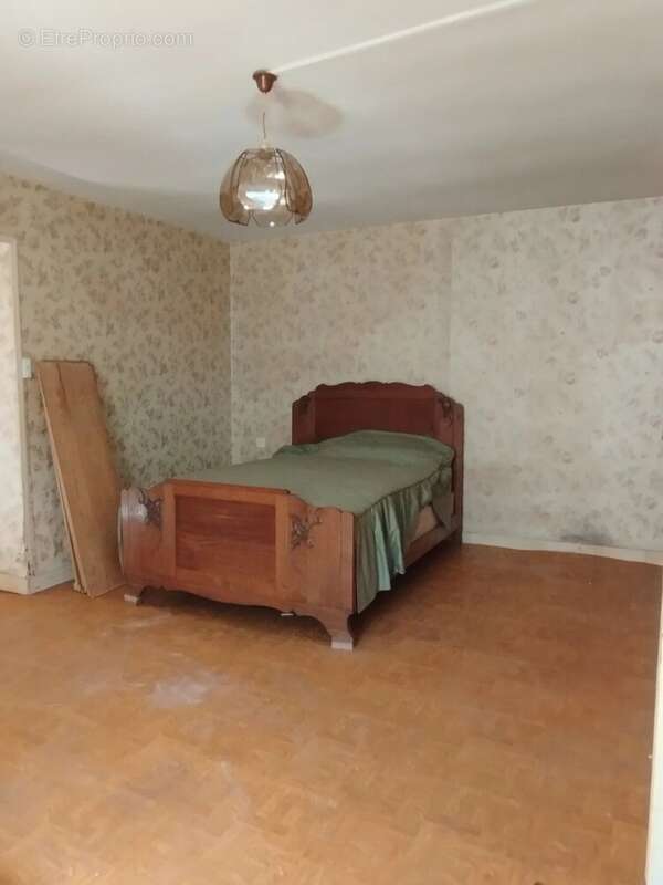 Maison à MONTREUIL-BELLAY