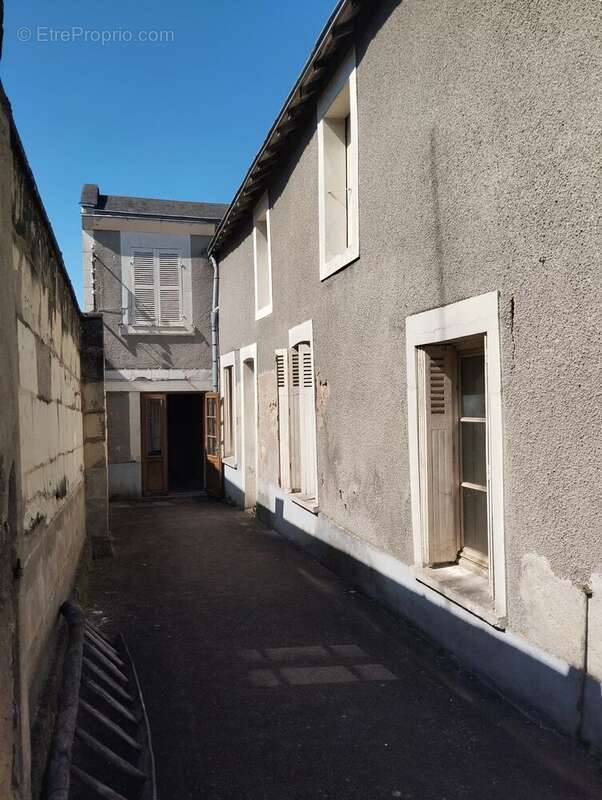 Maison à MONTREUIL-BELLAY