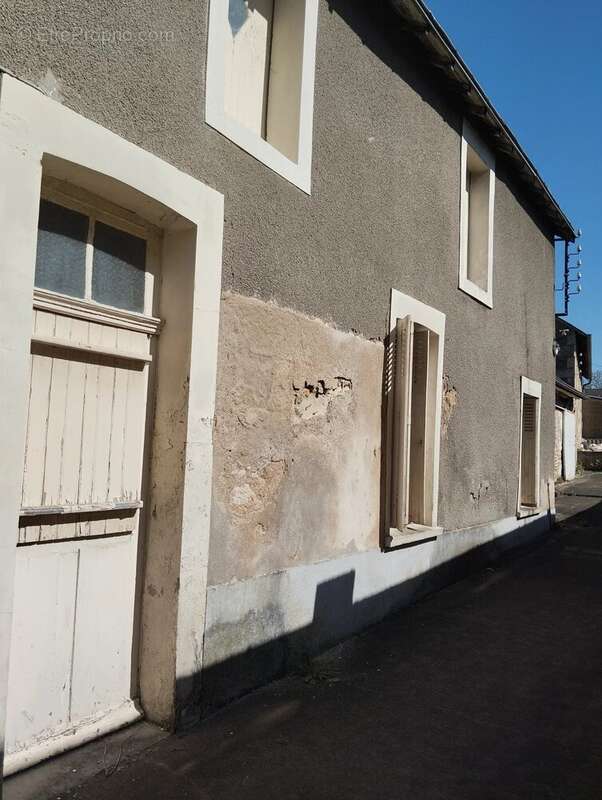 Maison à MONTREUIL-BELLAY