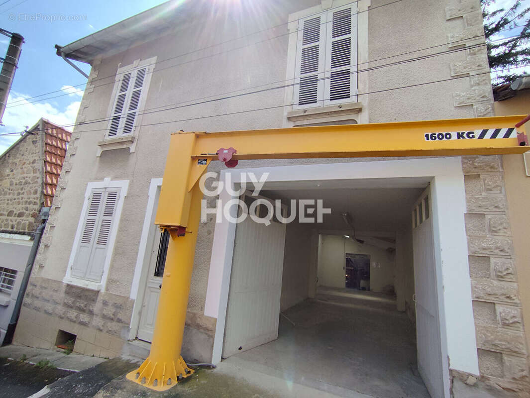 Commerce à PANISSIERES