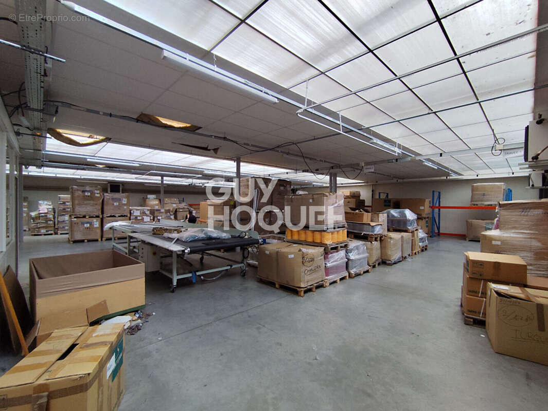 Commerce à PANISSIERES