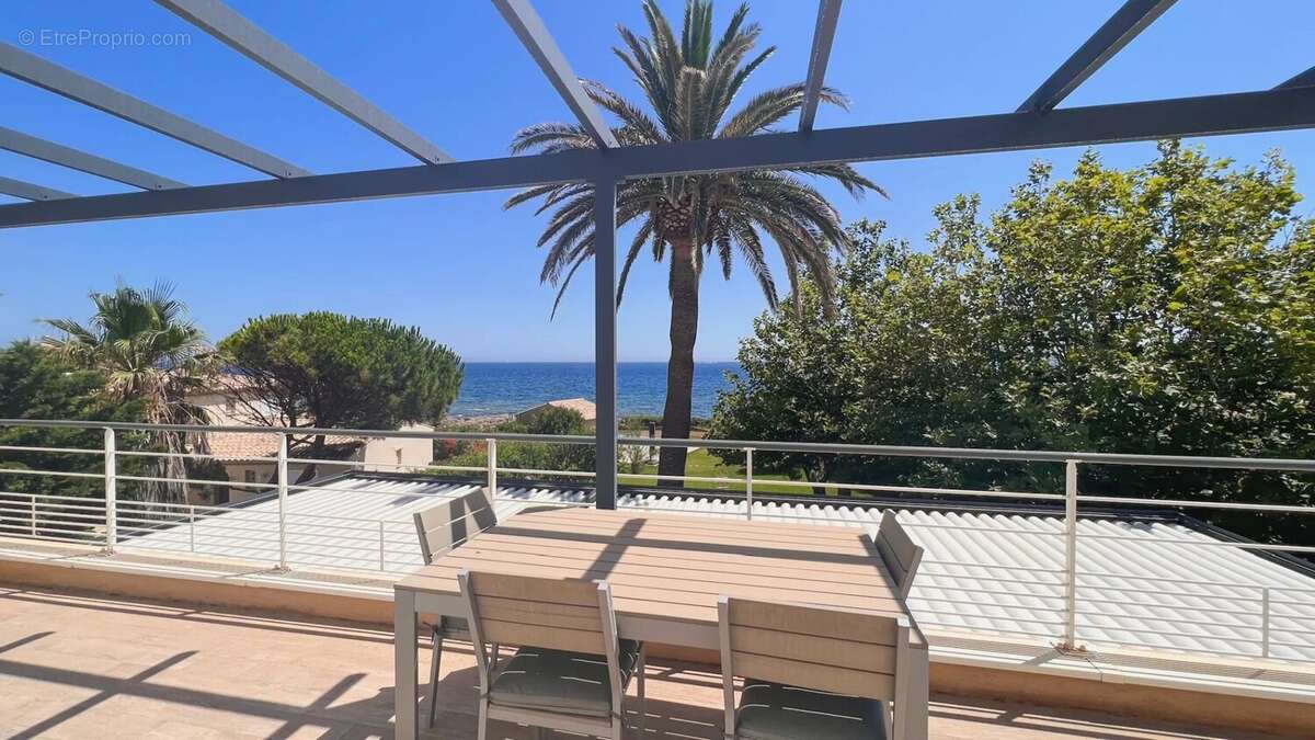 Maison à LES ISSAMBRES