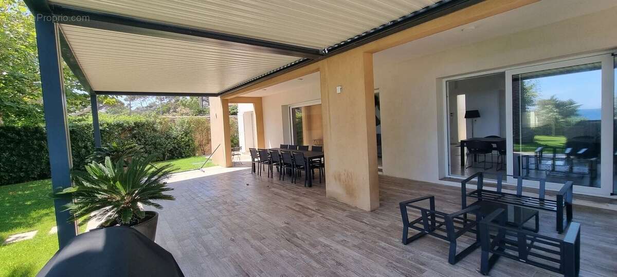 Maison à LES ISSAMBRES