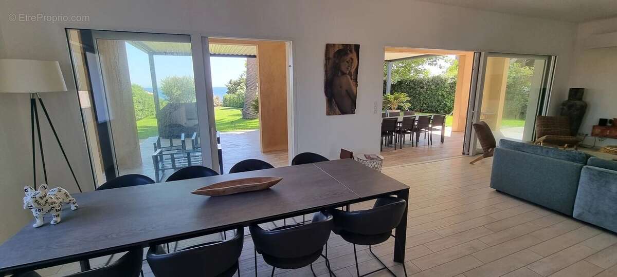 Maison à LES ISSAMBRES