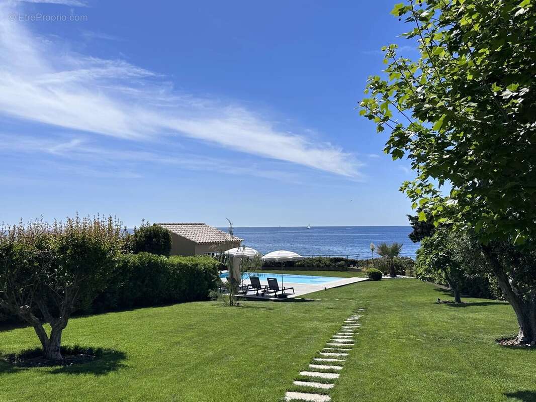 Maison à LES ISSAMBRES