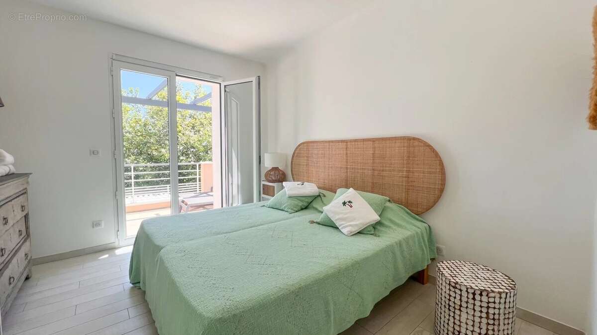 Maison à LES ISSAMBRES