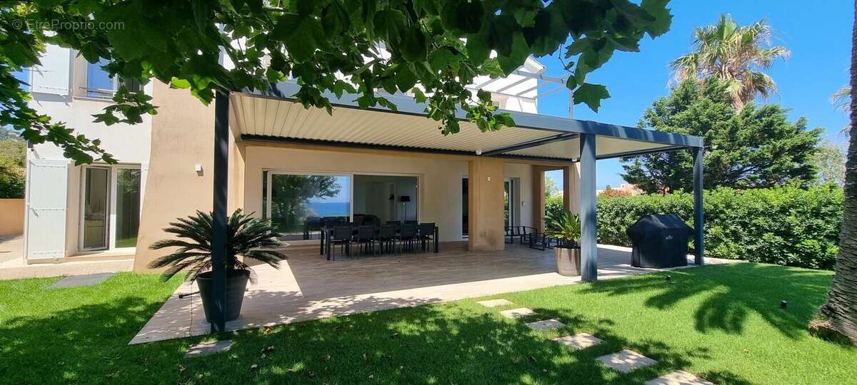 Maison à LES ISSAMBRES