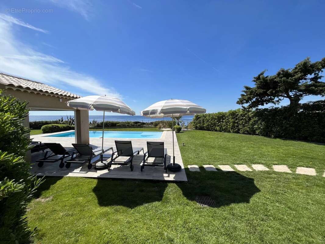 Maison à LES ISSAMBRES