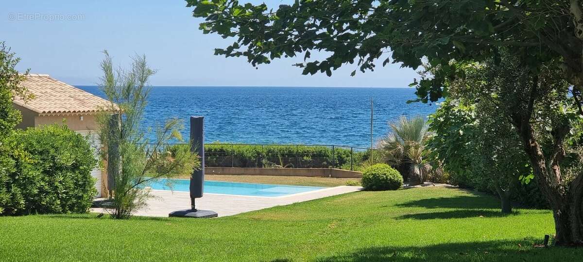 Maison à LES ISSAMBRES