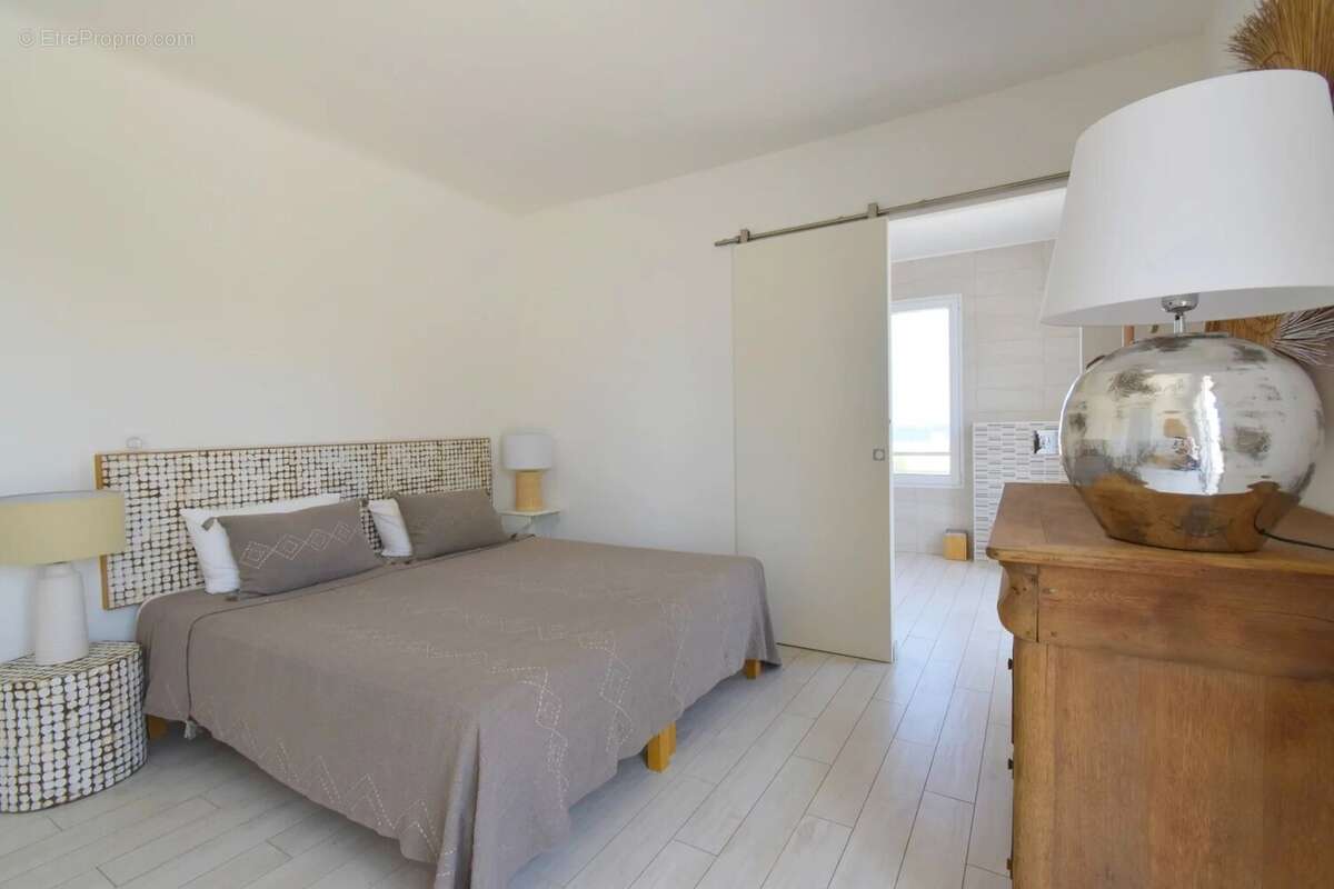 Maison à LES ISSAMBRES