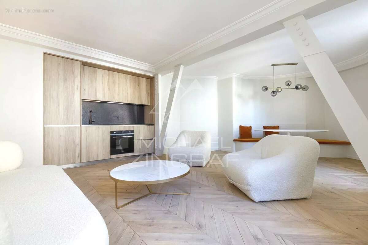 Appartement à PARIS-17E