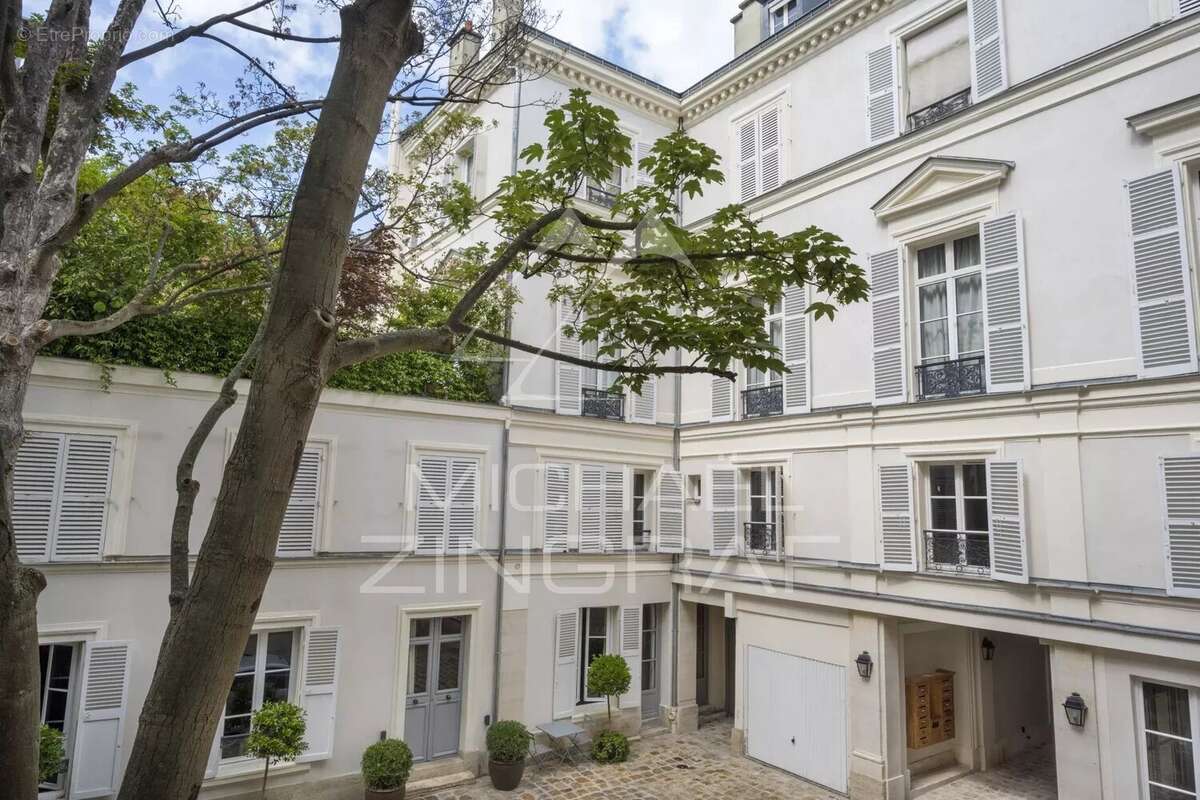Maison à PARIS-7E
