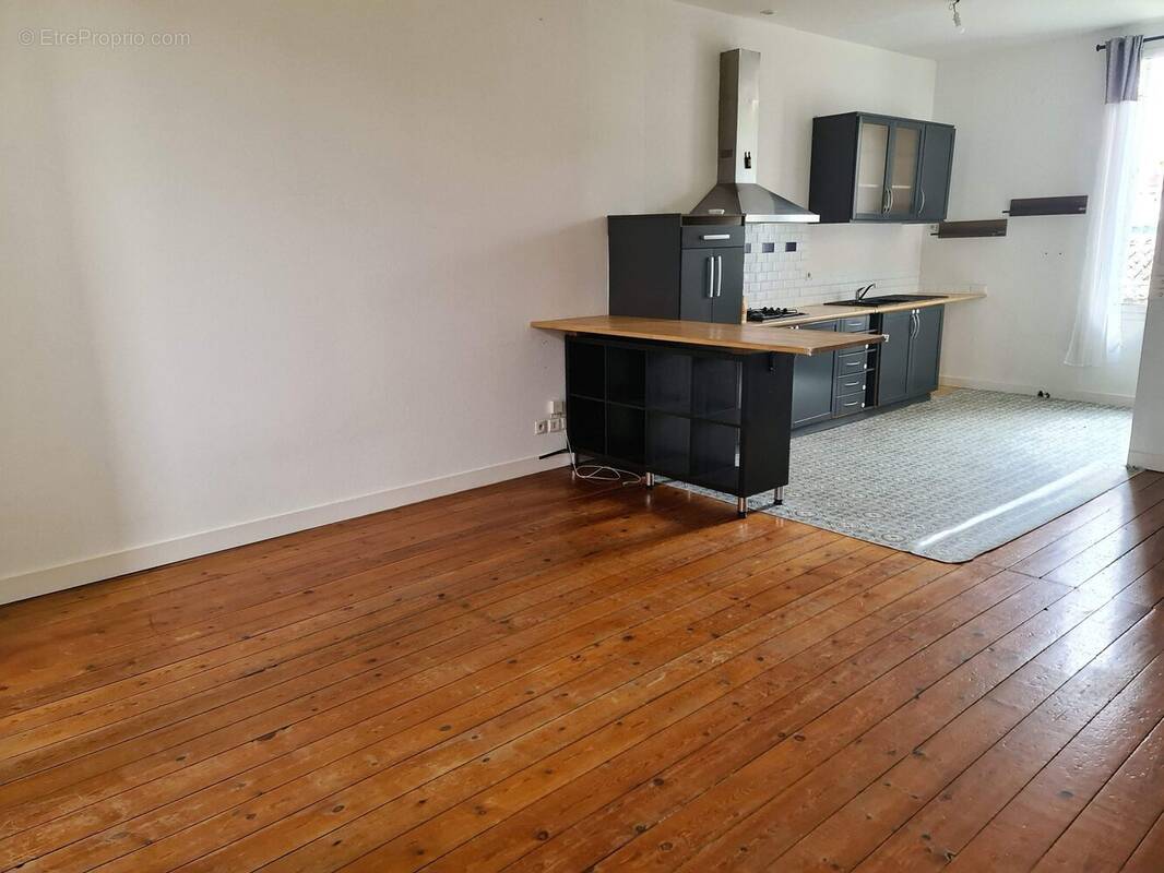 1er SALON/SEJOUR/CUISINE - Maison à BERGERAC