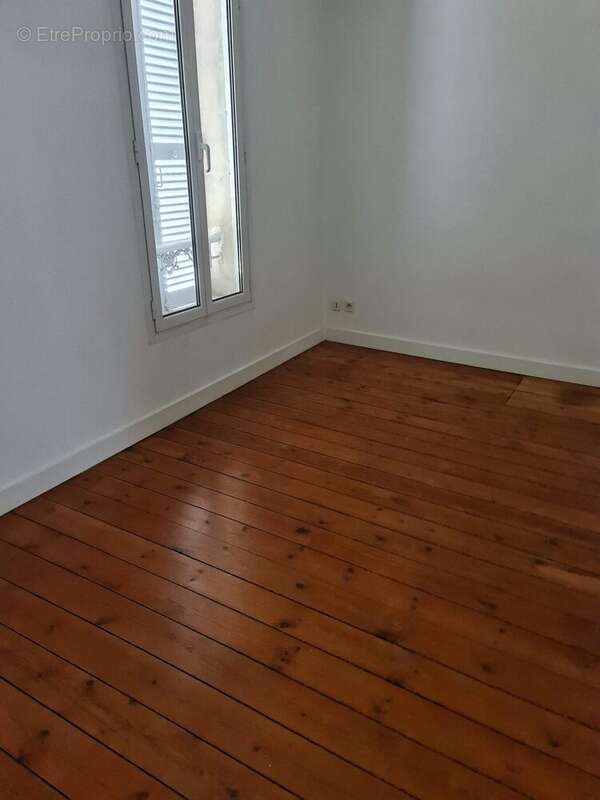 2ème CHAMBRE côté Rue - Maison à BERGERAC