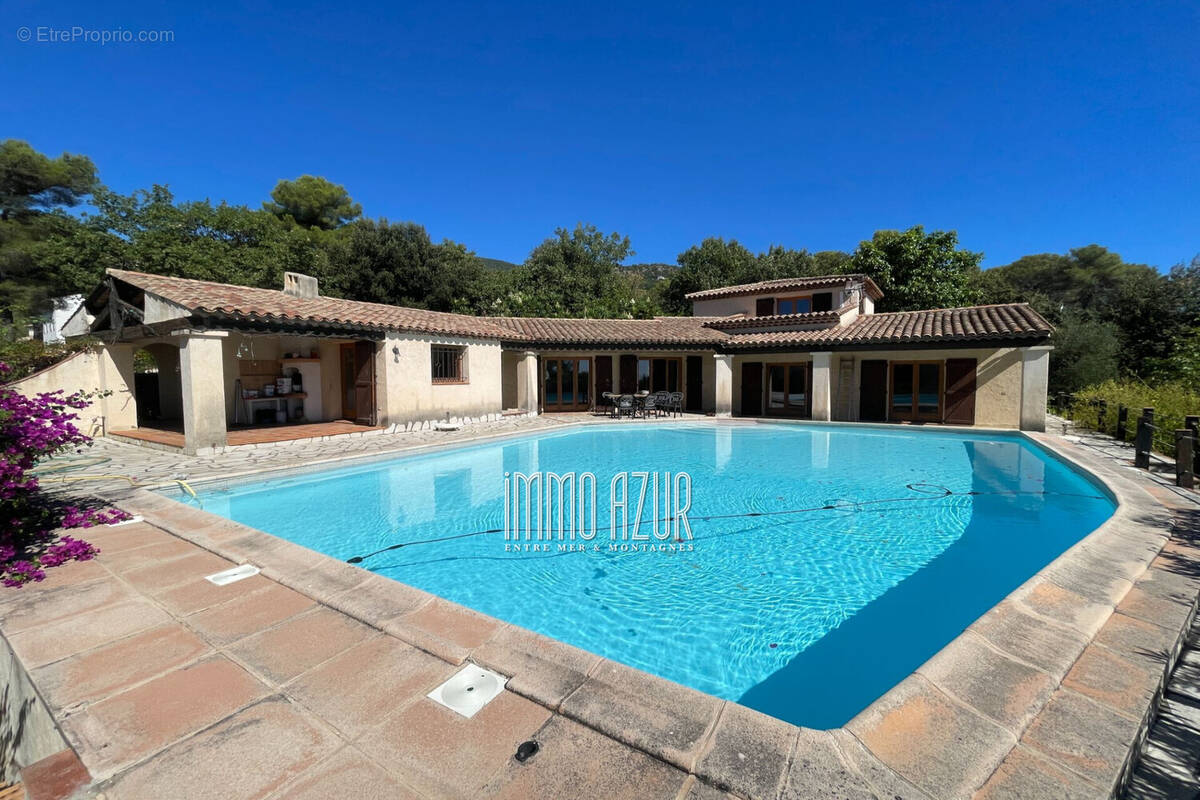 Maison à TOURRETTES-SUR-LOUP