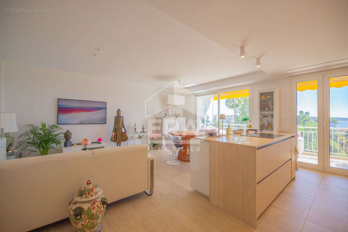 Appartement à MANDELIEU-LA-NAPOULE