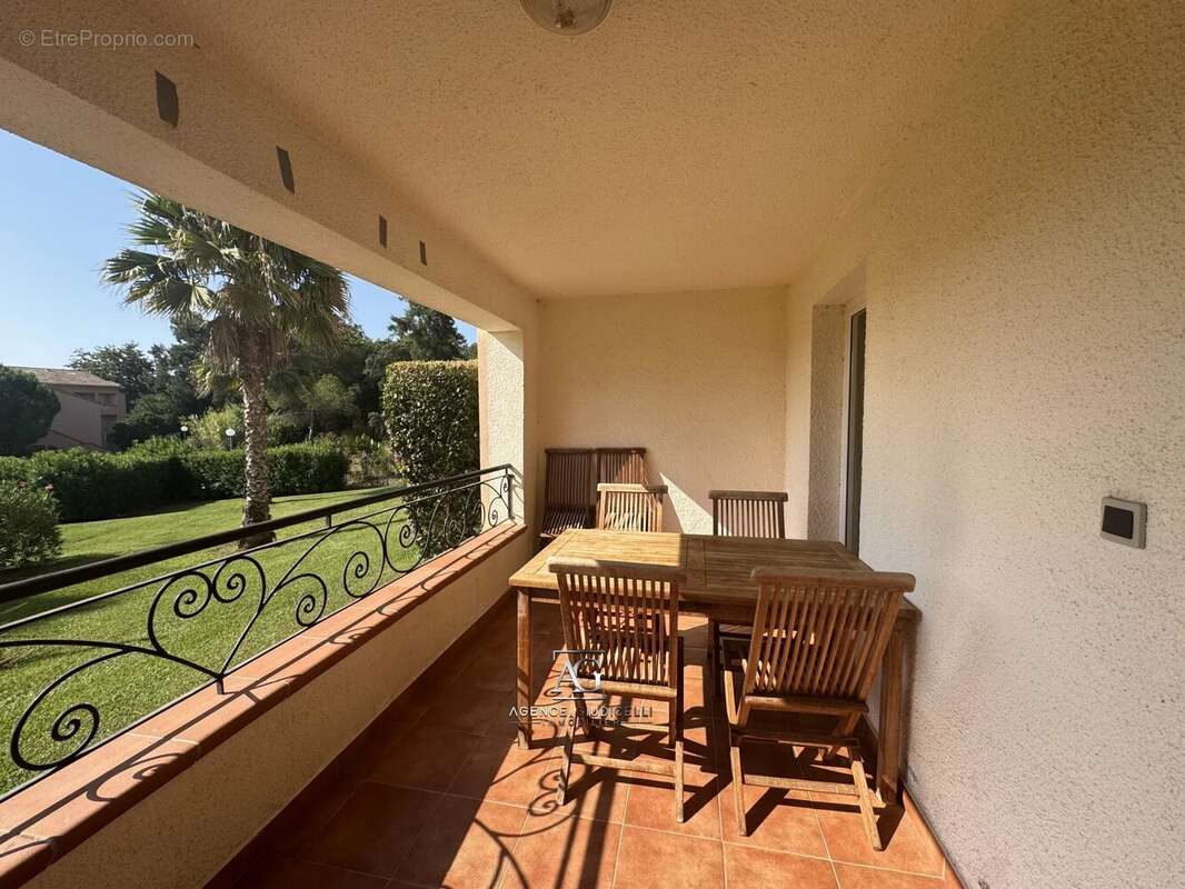 Appartement à LINGUIZZETTA