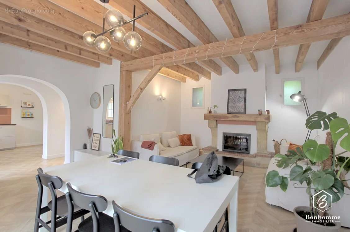 Maison à LESTIAC-SUR-GARONNE