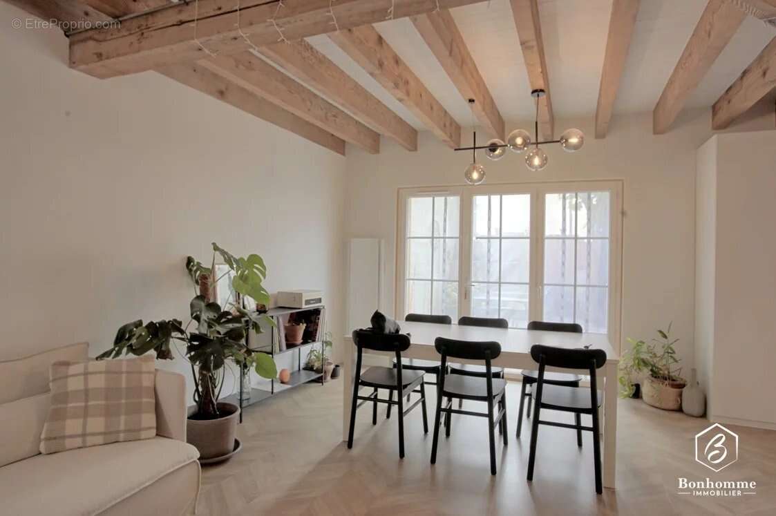 Maison à LESTIAC-SUR-GARONNE