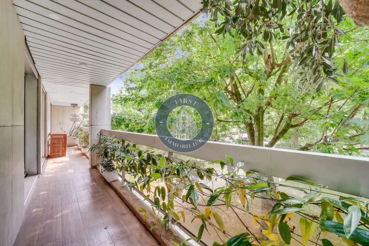 Appartement à NEUILLY-SUR-SEINE