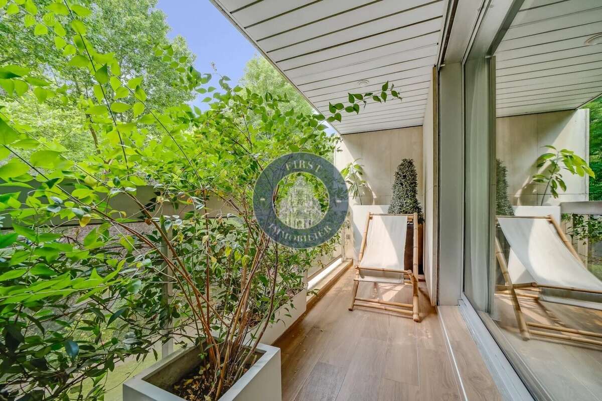 Appartement à NEUILLY-SUR-SEINE