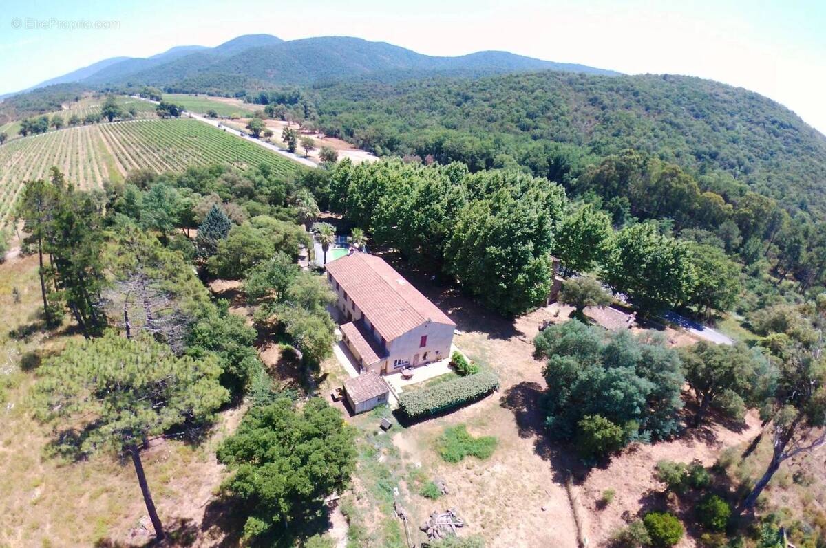 Appartement à BORMES-LES-MIMOSAS