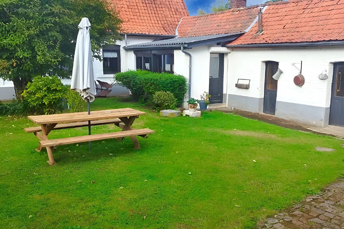 Maison à BEAURAINVILLE