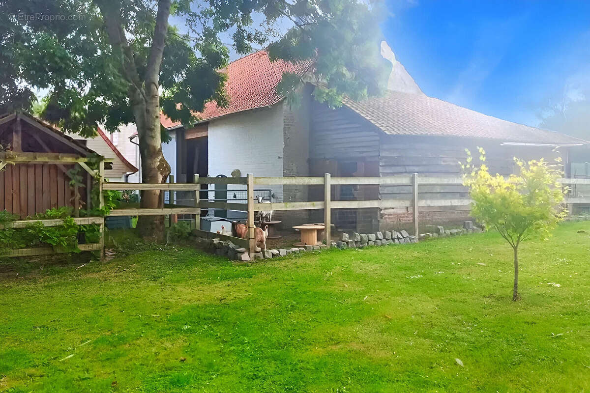 Maison à BEAURAINVILLE