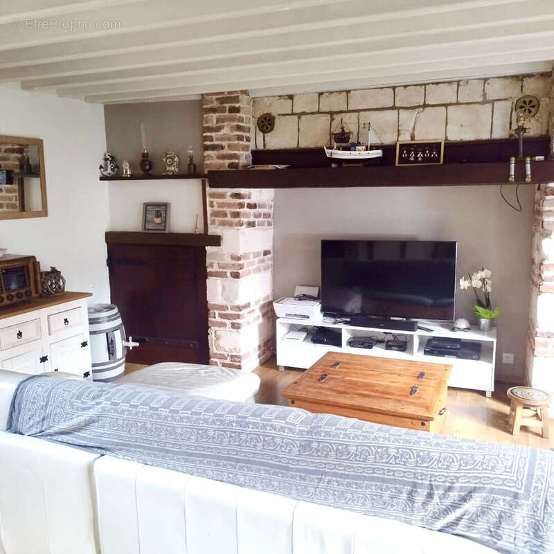 Maison à BEAURAINVILLE