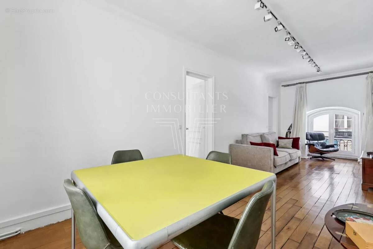 Appartement à PARIS-6E