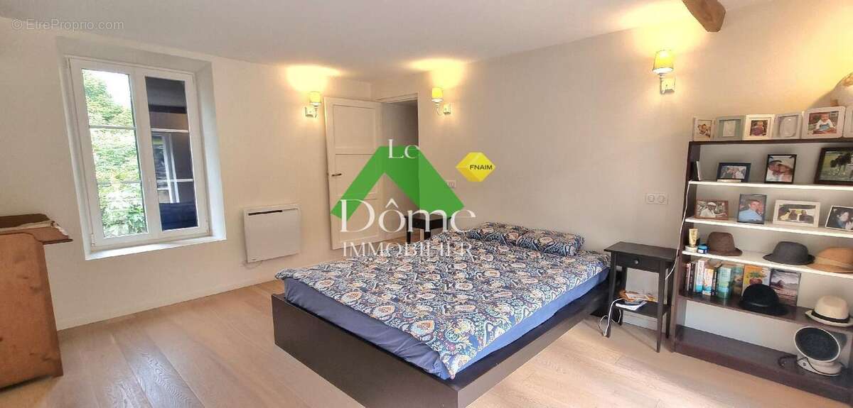 Maison à VALLANGOUJARD