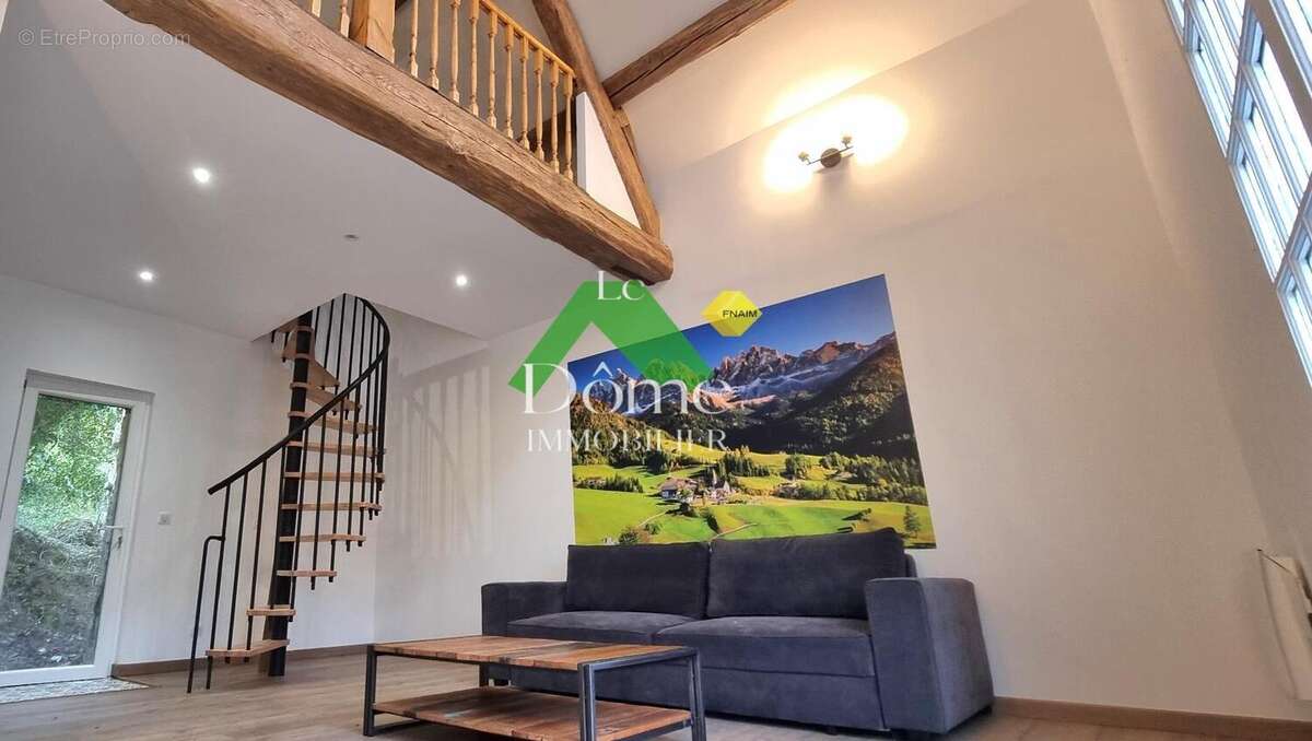 Maison à VALLANGOUJARD